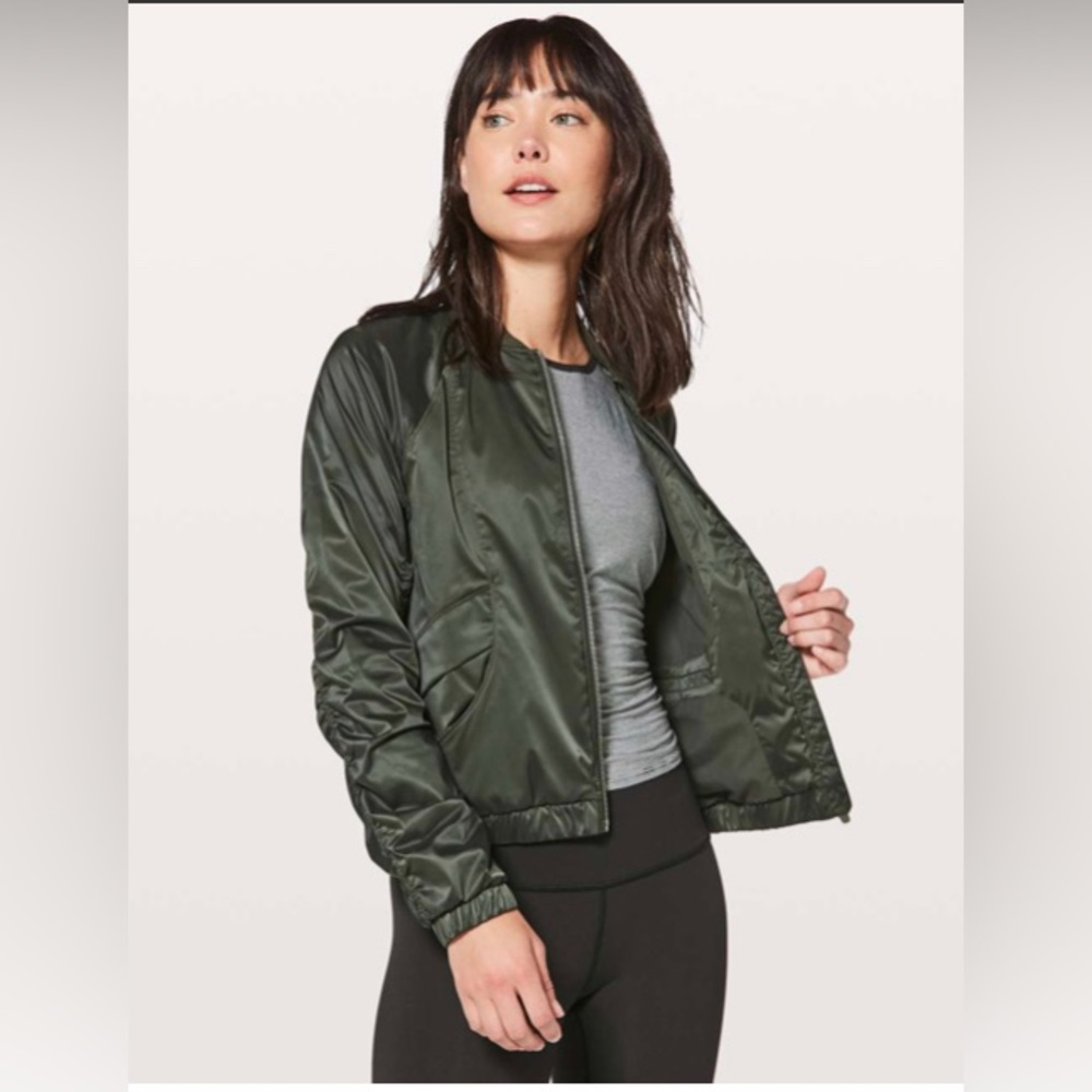 Like New Lululemon Above The Clouds Jacket-
Evergreen